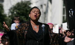 Battle singing the Lord's Prayer (2008) in honor of the Pope