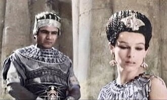 Salah Zulfikar (left) and Geraldine Chaplin in Nefertiti y Aquenatos (1973), a film with a 30-minute running time