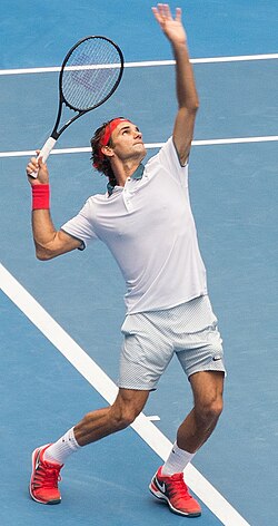  Federer serving at the Australian Open in 2014