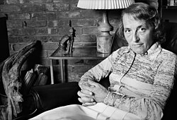 Elisabeth Kübler-Ross photographed by Lynn Gilbert