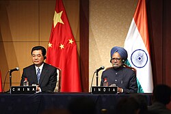 Hu with Indian Prime Minister Manmohan Singh during the 2008 G8 Summit, in Sapporo, Japan