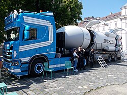 The touring Spacebuzz module uses virtual reality technology to simulate spaceflight for children.[39]