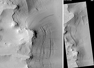 Tikhonravov Basin streaks, as seen by HiRISE. Scale bar is 500 m (1,600 ft) long
