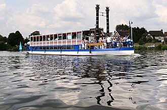 The New Southern Belle, the Thames riverboat used in video[20]