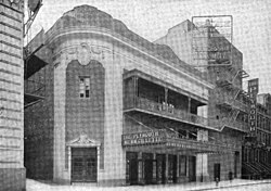 The facade as depicted in Architecture and Building (1918)