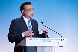 July 2015, Li attends the Franco-Chinese economic summit and delivers a speech.