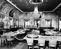 Inside the casino at the Hotel Nacional de Cuba in the 1950s. Casinos were commonplace in Cuba prior to the Cuban Revolution.