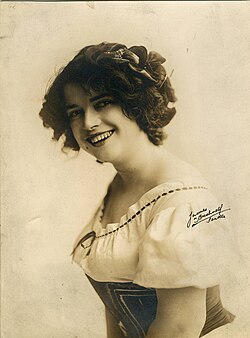 Guinan in 1911