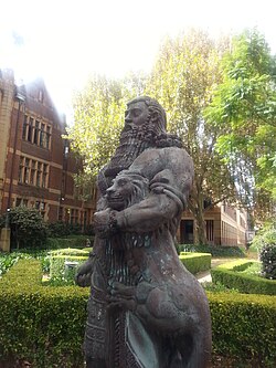 Waist up view of Gilgamesh the side