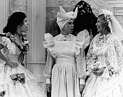 Burnett, Vicki Lawrence, and guest star Dinah Shore in the 1976 "Went with the Wind!" sketch