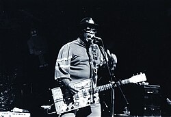 Diddley on tour in Japan with the Japanese band Bo Gumbos