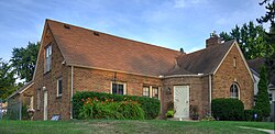 A medium-sized brick house