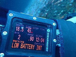 Shearwater Perdix dive computer low battery warning display