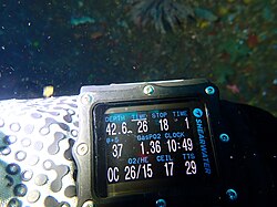 Shearwater Perdix showing decompression obligations just before ascent on main screen layout