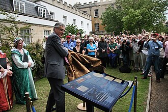 Lord Egremont unveils a plaque commemorating Thomas Harriot at Syon House, West London (July 2009)