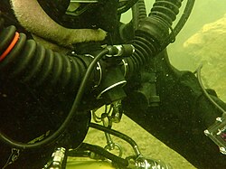 Head-up display mounted on rebreather moutpiece