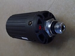 Submersible wireless pressure transmitter for remote dive computer display