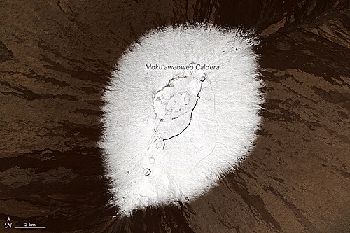 Snow-covered Moku'aweoweo caldera in 2016
