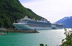 Diamond Princess (left) and Pacific Princess