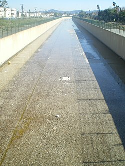 Tujunga Wash, south from Victory Boulevard