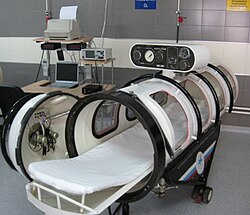 Monoplace chambers can be used for hyperbaric oxygen therapy if the patient is stable