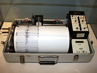 Kinemetric seismograph