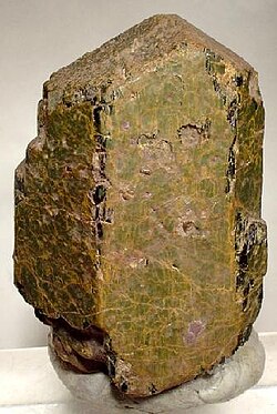 Euhedral crystal of augite from Teide (4.4 x 3.0 x 2.3 cm)