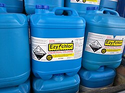 Liquid pool chlorine