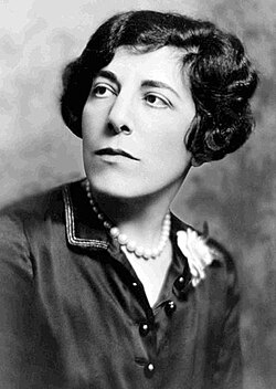 Edna Ferber in 1928, two years after the publication of her Show Boat novel and a year after the première of Jerome Kern's musical