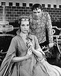Julie Andrews with Richard Burton in Camelot (1960)