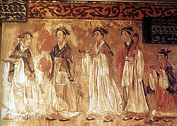 A mural showing women dressed in traditional hanfu from the late Eastern Han-era Dahuting Tomb in Zhengzhou, Henan