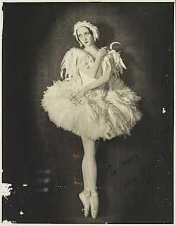 Olga Spessiva; Swan Lake Costume in the 20th century