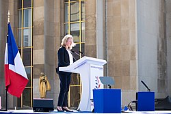 Laurence Trochu at Éric Zemmour's meeting in March 2022.