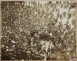 Police protect Nick Altrock from an adoring crowd during baseball's 1906 World Series