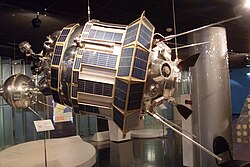 Scale model of Luna 3.