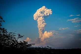 Plume of ash, December 17, 2016, 5h PM.