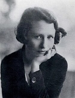 Millay, c. 1920