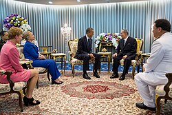 King Bhumibol Adulyadej in a meeting with U.S. President Barack Obama, 18 November 2012