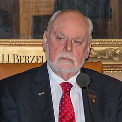 Professor Fraser Stoddart was awarded the 2016 Nobel Prize in Chemistry for his molecular machine research.