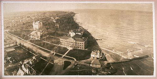 A postcard of Northwestern University from 1907
