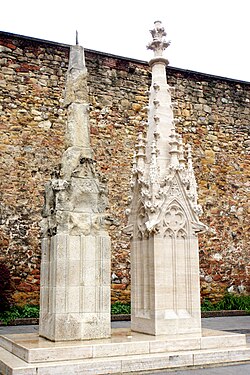 Effect of acid rain on pinnacles of Zagreb Cathedral