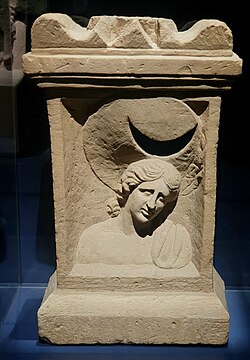 Mithraic altar to Luna (2nd/3rd century)